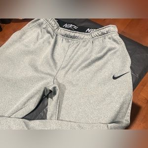 Men’s Nike XXL dri-fit grey medium-weight relaxed fit sweatpants